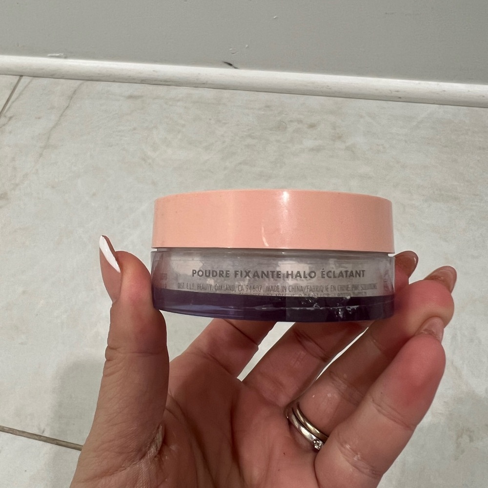 E.l.f. Halo Glow Setting Powder Light - Picture 2 of 4